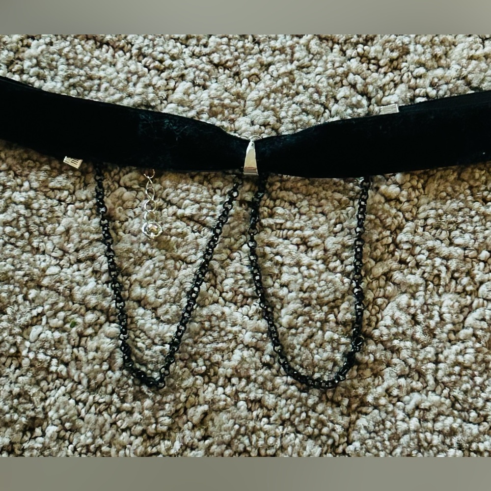 Black Velvet Band Dangling Chain Necklace Bondage Gothic Adjustable 16”